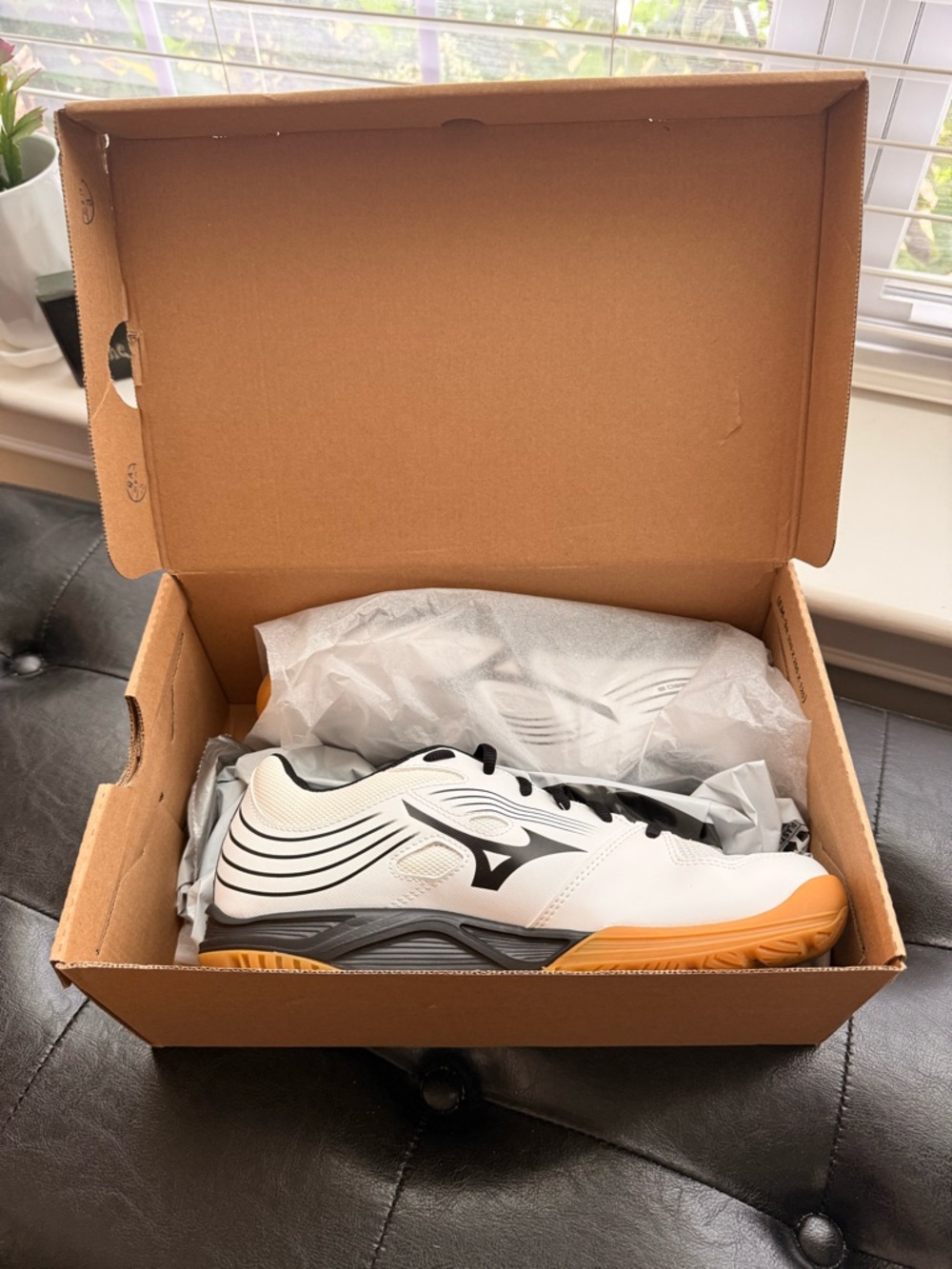 Mizuno Women’s Cyclone Speed 3 White, Black & Gum Volleyball Shoe Size 9.5 NWT - Picture 7 of 10